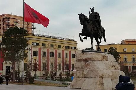 Balkan Rüyası Turu Otobüslü 6 Gece 8 Gün MC001