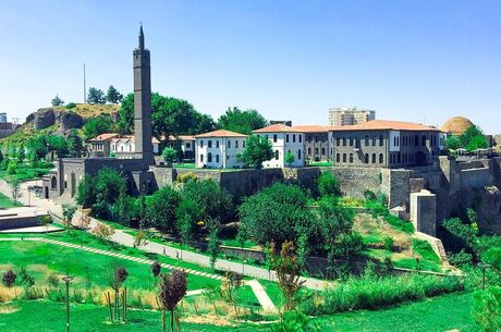 Uçaklı Gaziantep Şanlıurfa Göbeklitepe Turu 2 Gece