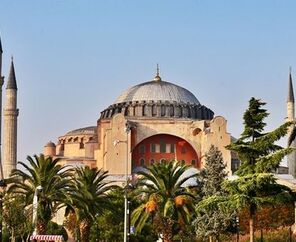 Günübirlik Ayasofya, Sultanahmet, Gülhane Parkı ve Eyüp Sultan Turu (Pera Palace Hotel’de Öğle Yemeği Dahil) 